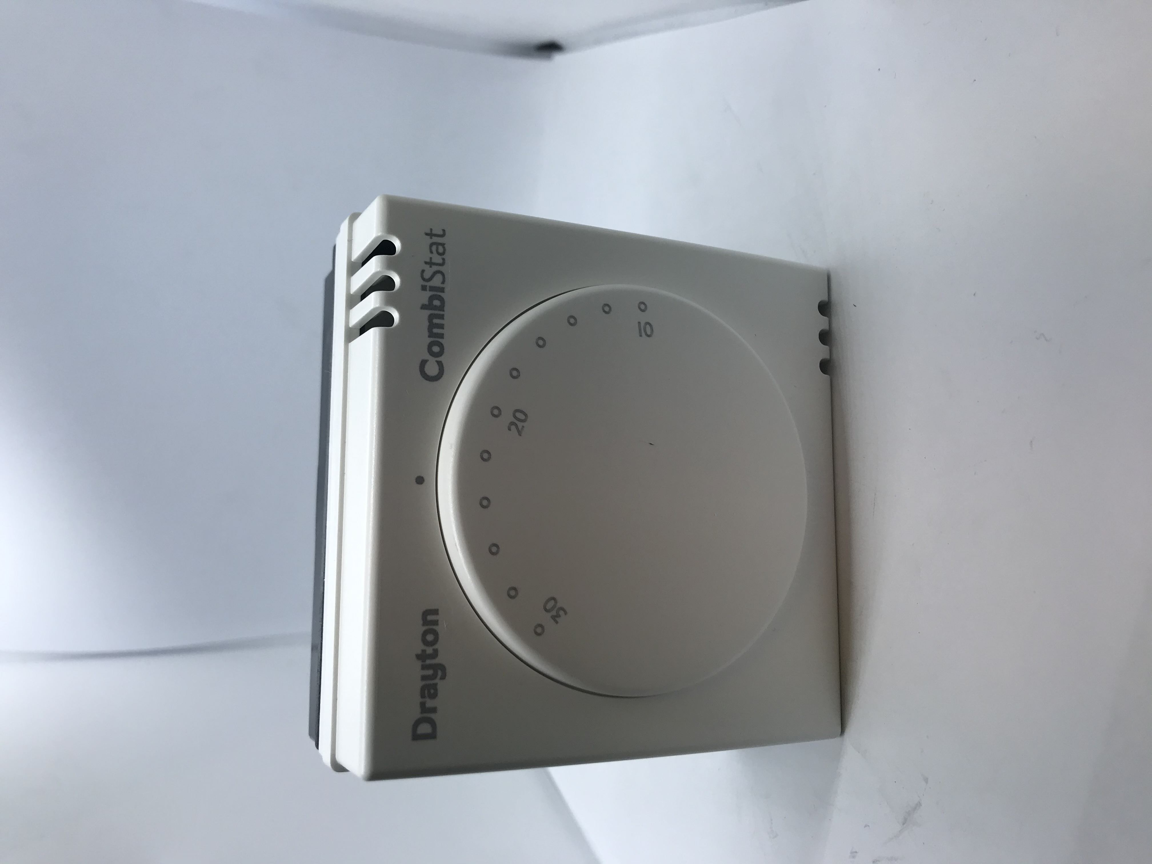 28mm SupaSola R pipe insulation - 15M coil (boxed)