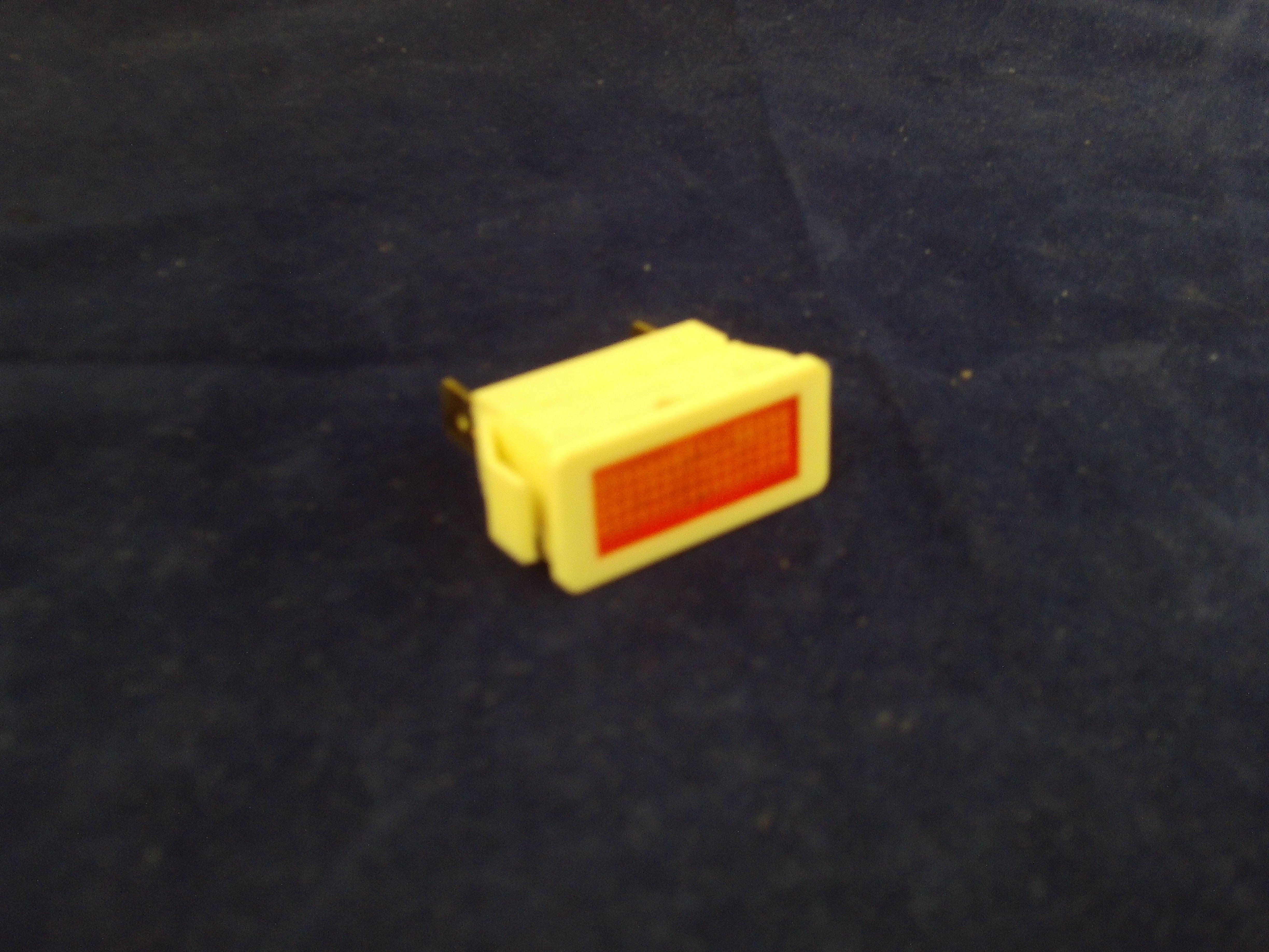 NEON AMBER LIGHT CAT 430C