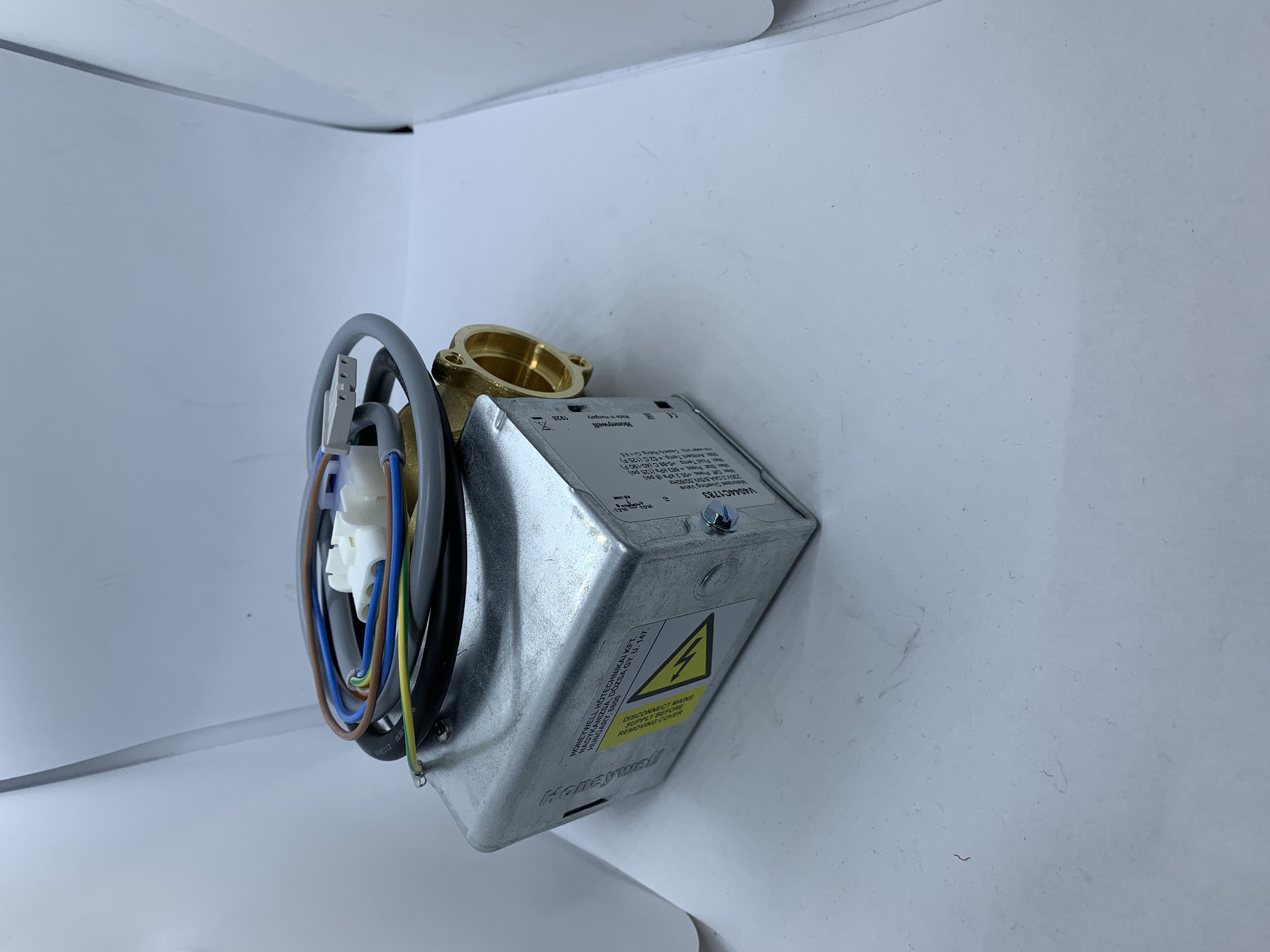 DIVERTOR VALVE