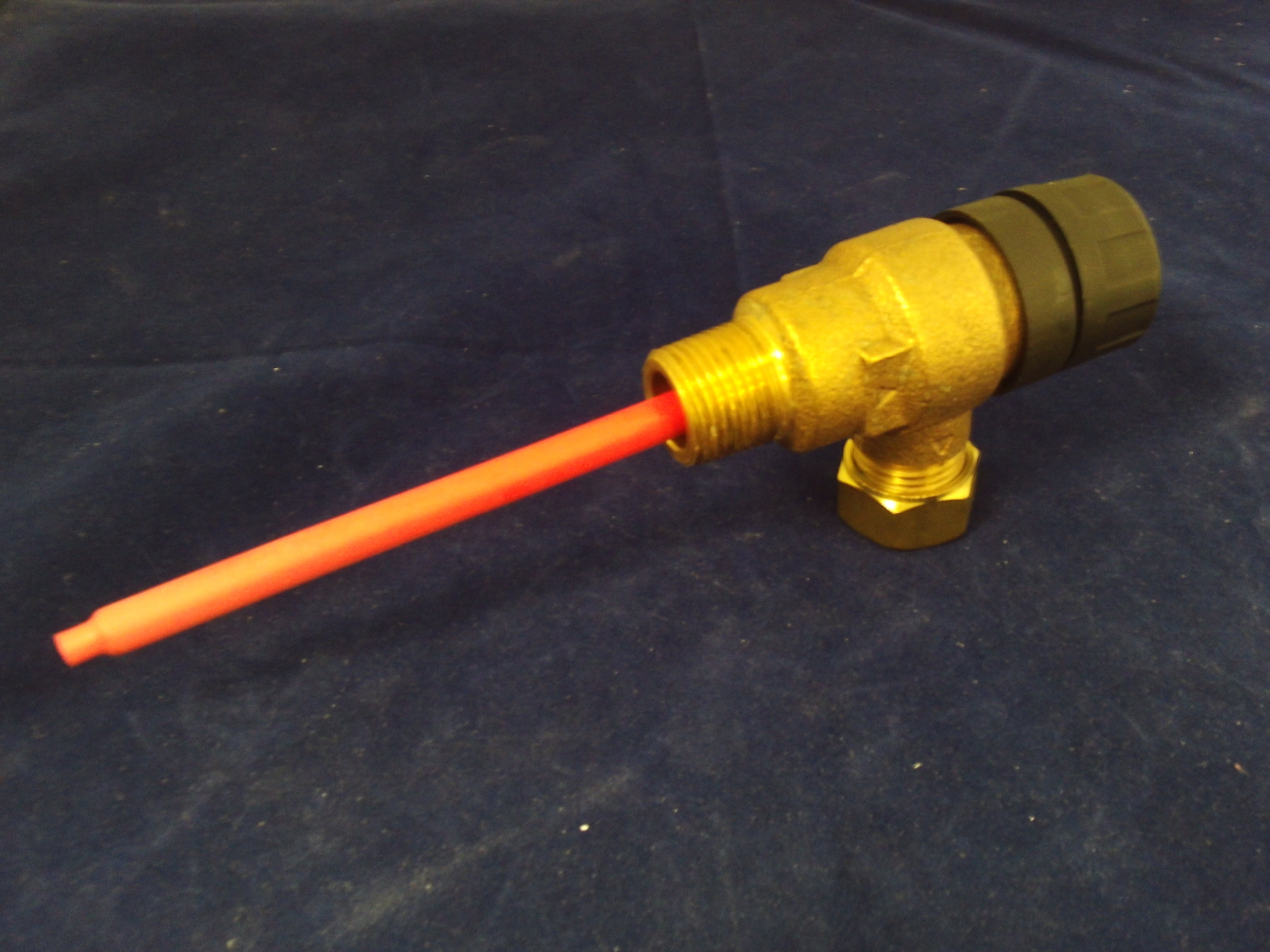 TEMPERATURE/PRESSURE RELIEF VALVE(7 BAR)