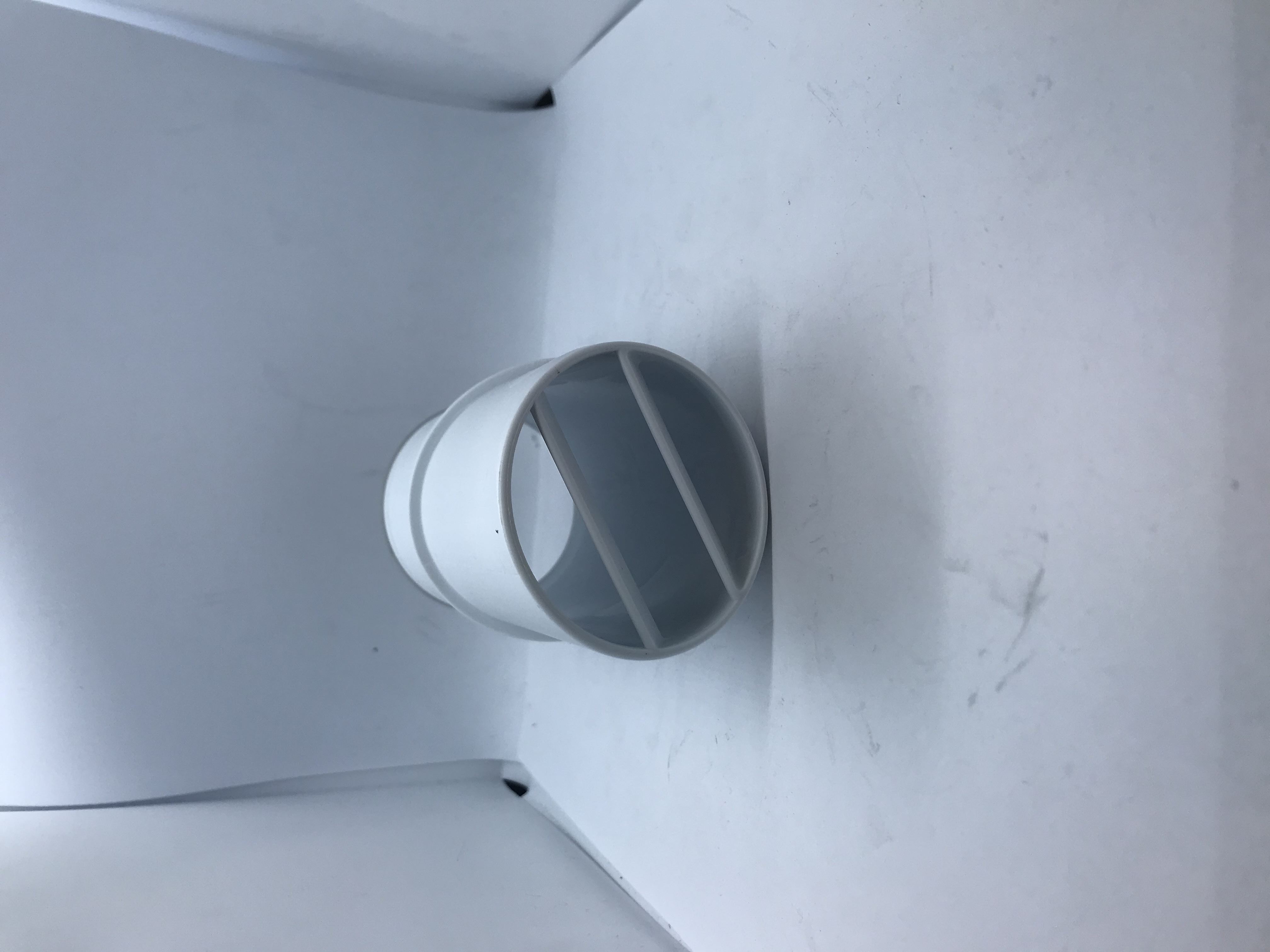 Cap (wind deflector), white