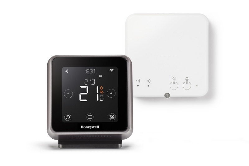 HONEYWELL LYRIC T6R-HW WIRELESS SMART THERMOSTAT WITH HOT WATER CONTROL-  TSUPG